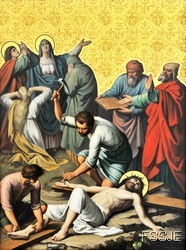 Onzième station : Jésus est cloué sur la croix