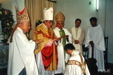 Consécration épiscopale de Dom Allain Saint-Pierre, - le 5 septembre 2002, à Rio de Janeiro (Brésil)